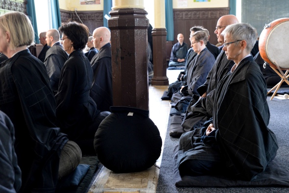 Photo of zazen posture