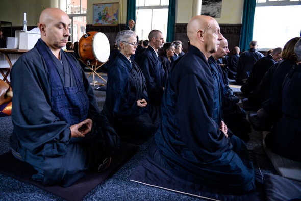 Photo en posture zazen